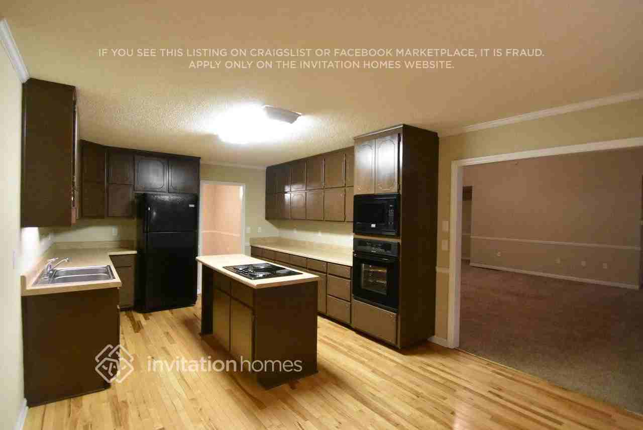 444 Kimberly Ct - Photo 4 of 14