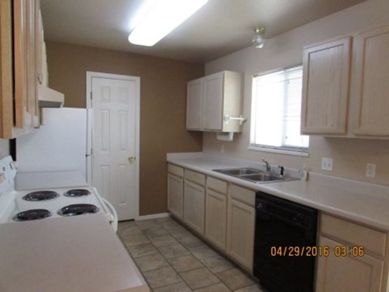 2962 N Ronlin Ave - Photo 2 of 27
