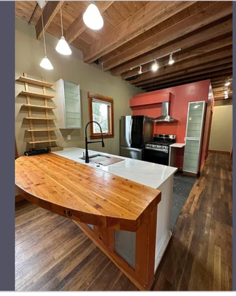 534 Ne Russell St - Photo 3 of 17