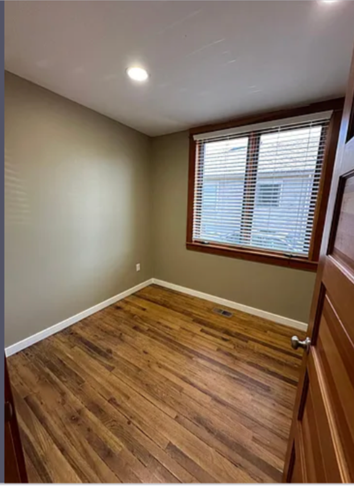 534 Ne Russell St - Photo 7 of 17