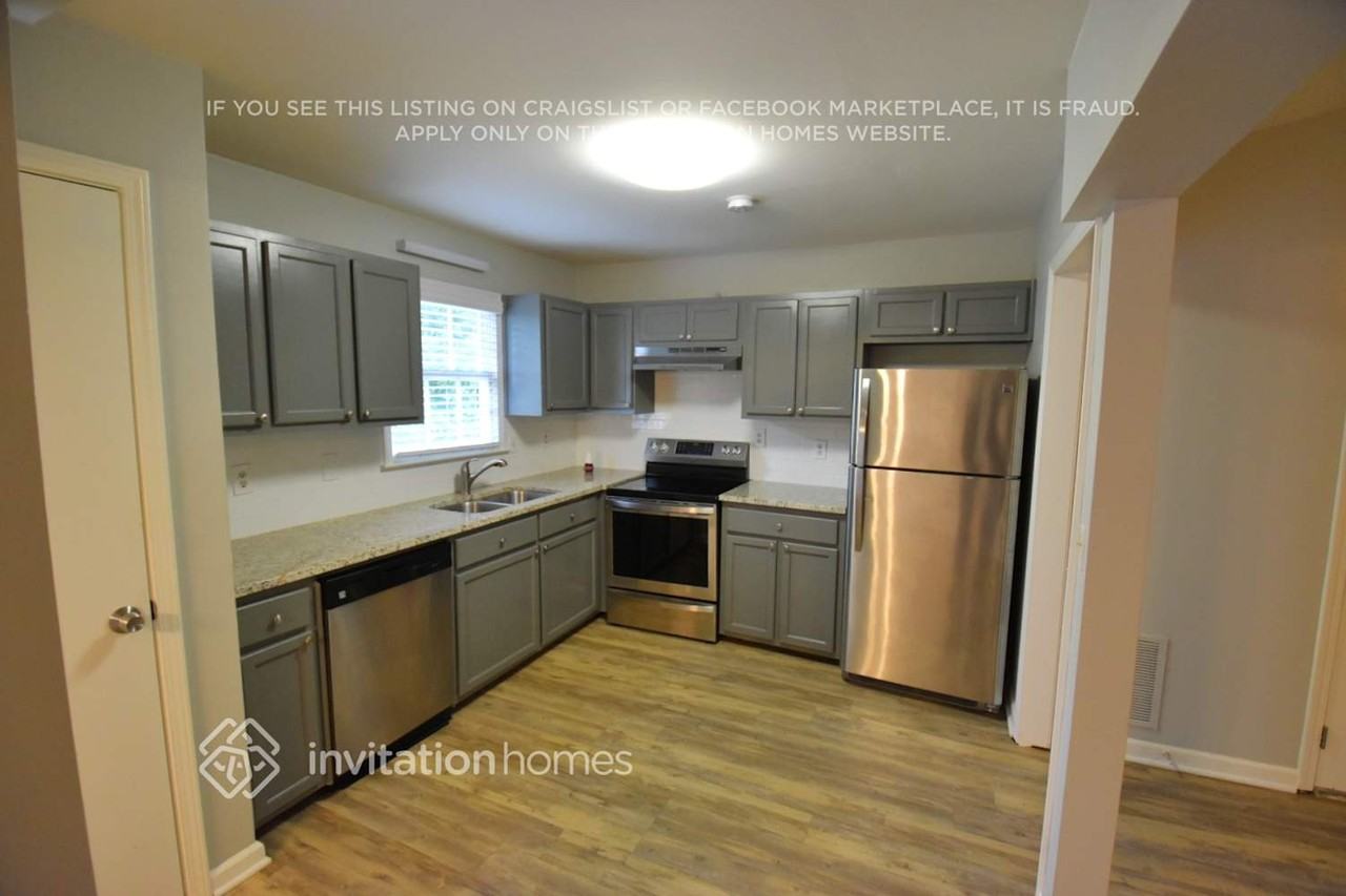 2390 Hinton Rd - Photo 4 of 12