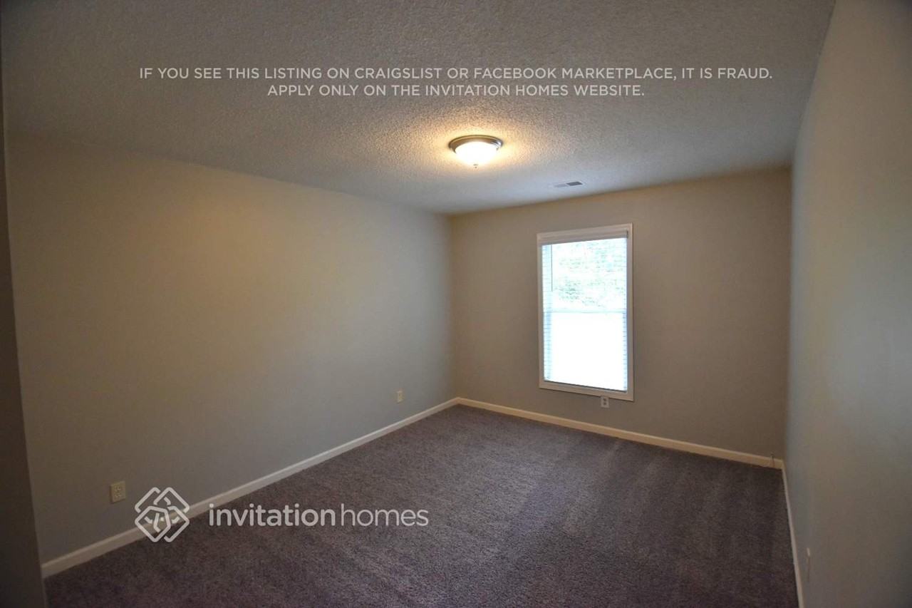 2390 Hinton Rd - Photo 7 of 12