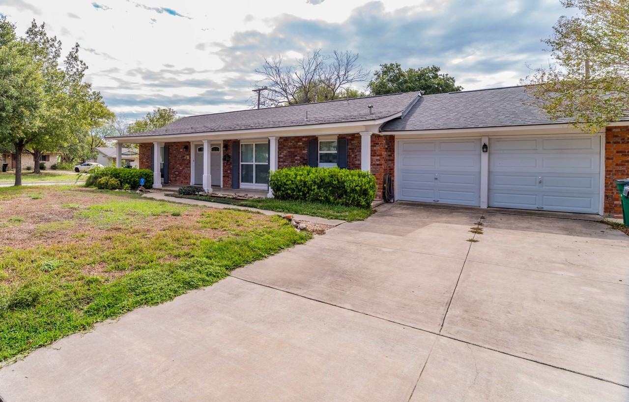 4146 Longvale Dr - Photo 3 of 31