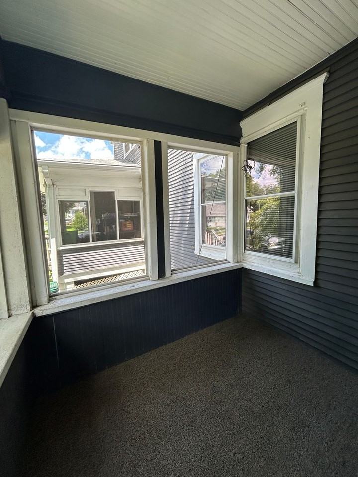 1417 N 31st St - Photo 3 of 32