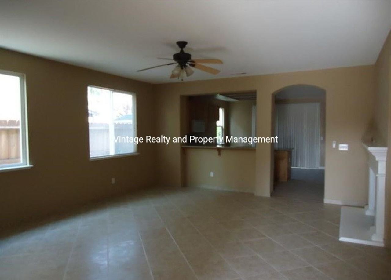 1473 Swallow Tail Ln - Photo 2 of 14