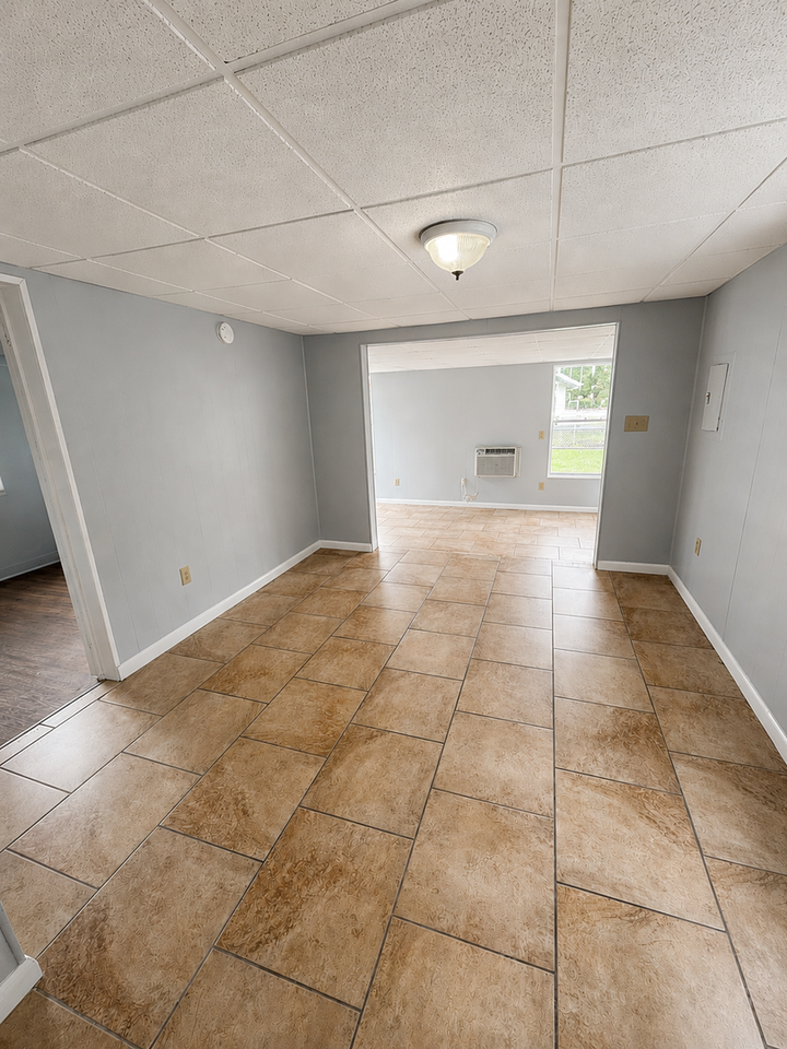 5621 10th St - Photo 5 of 11