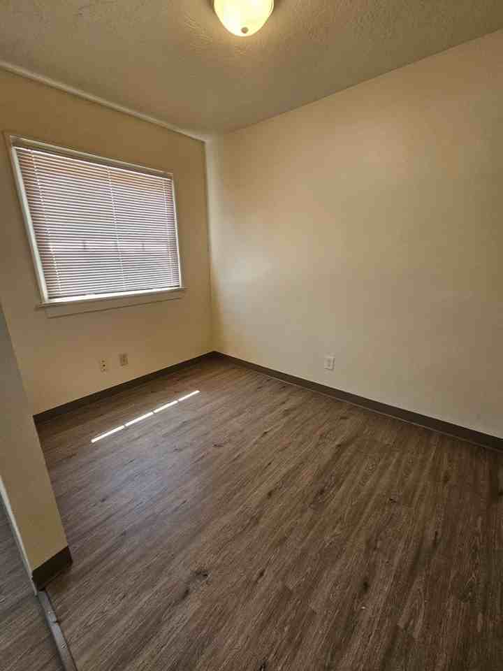 125 N Columbus Ave - Photo 6 of 19