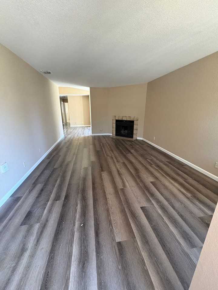 5056 Connecticut Dr - Photo 2 of 11