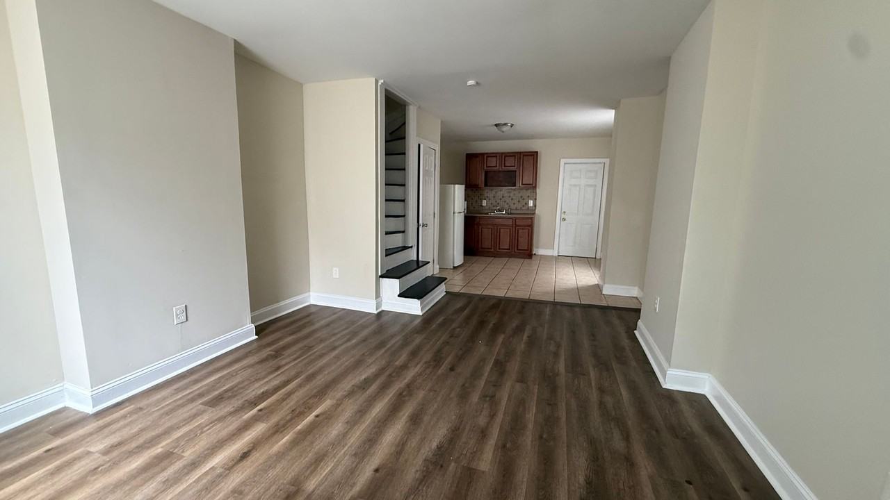 1547 N 60th St - Photo 2 of 11