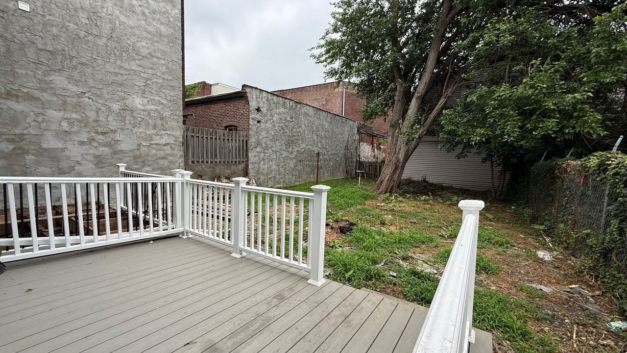 1547 N 60th St - Photo 3 of 11