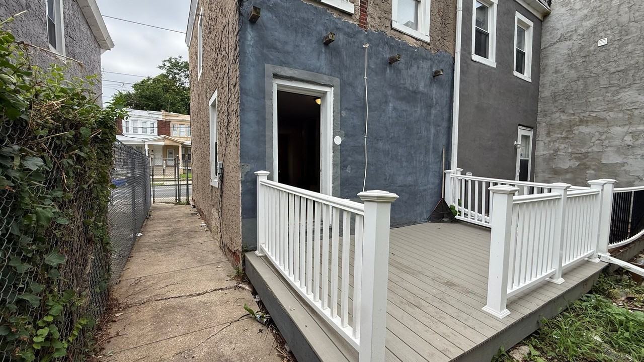 1547 N 60th St - Photo 4 of 11