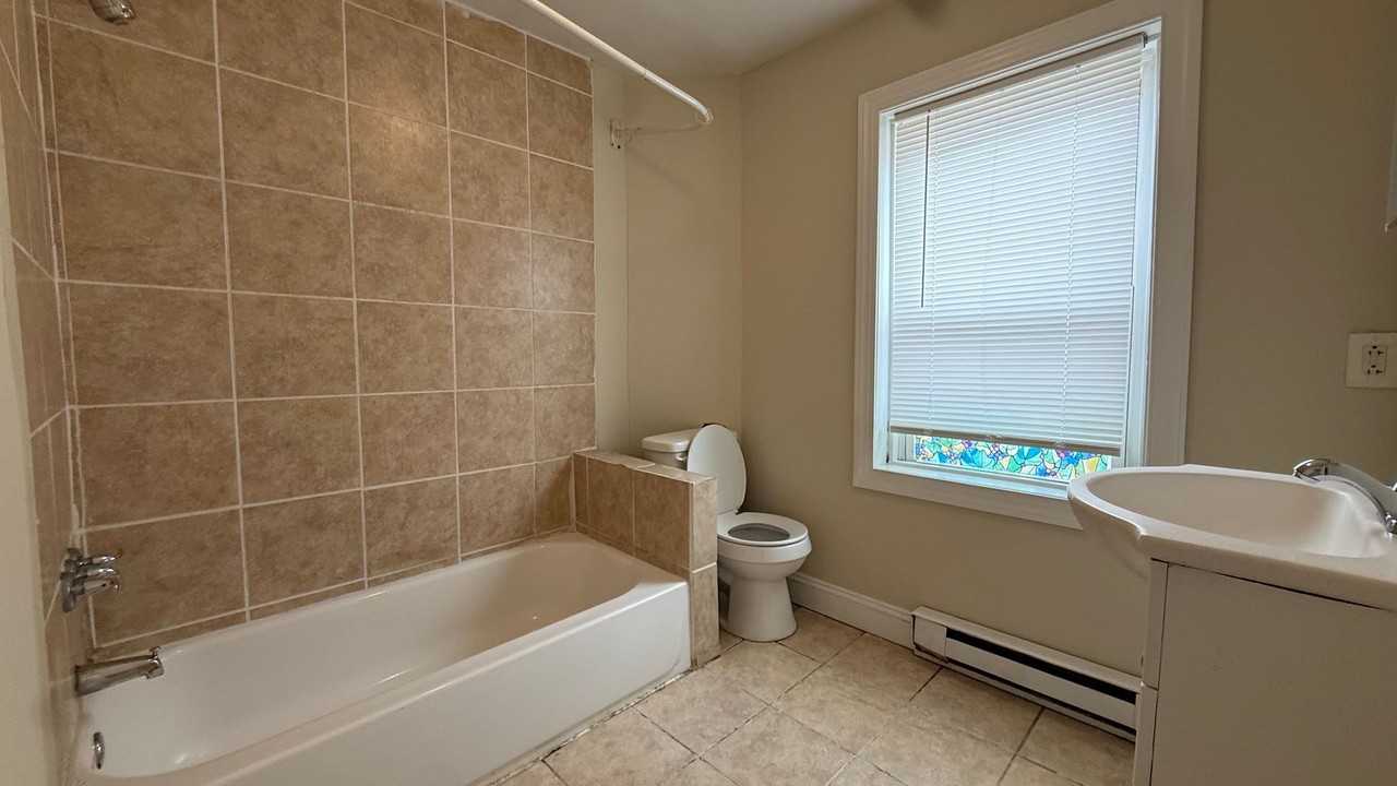 1547 N 60th St - Photo 5 of 11