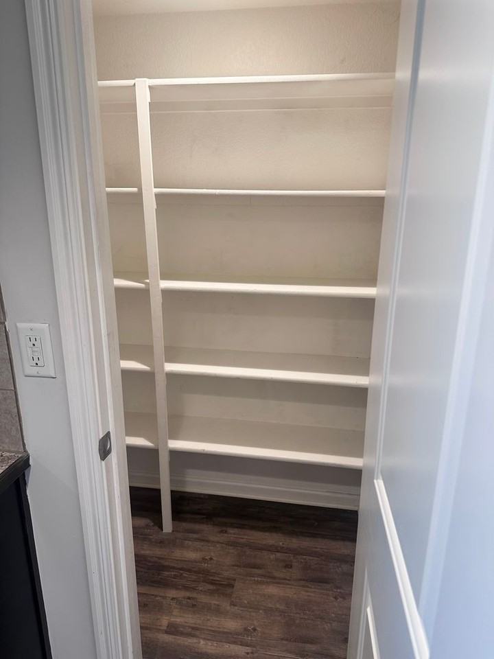 1542 Ne Erin Ct - Photo 6 of 18