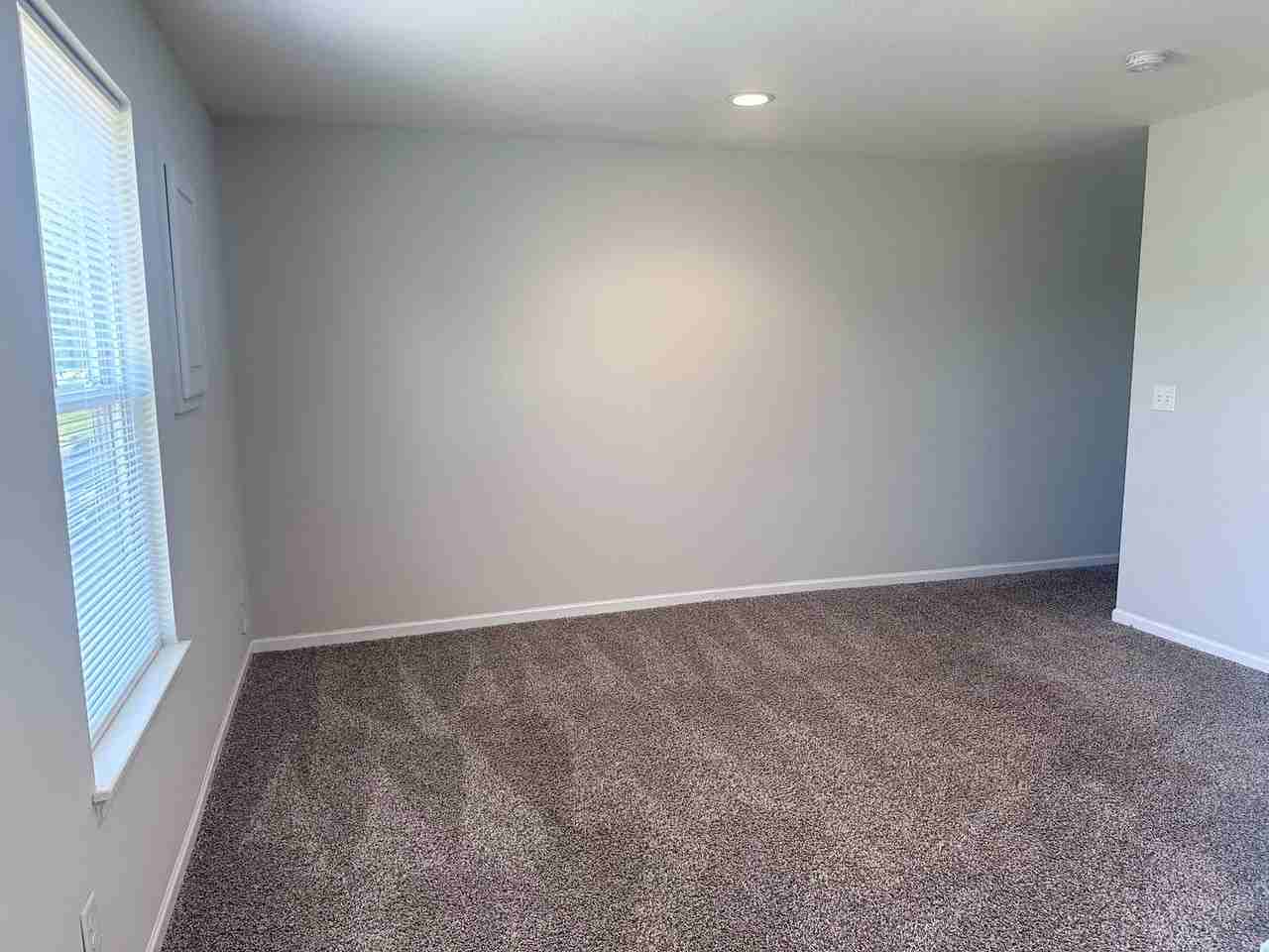 1542 Ne Erin Ct - Photo 7 of 18
