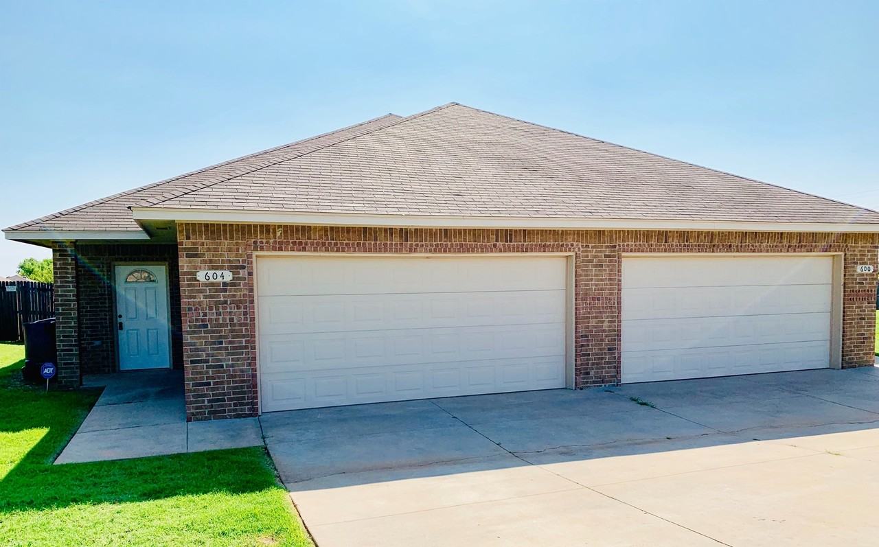 604 Rosemoor Ct