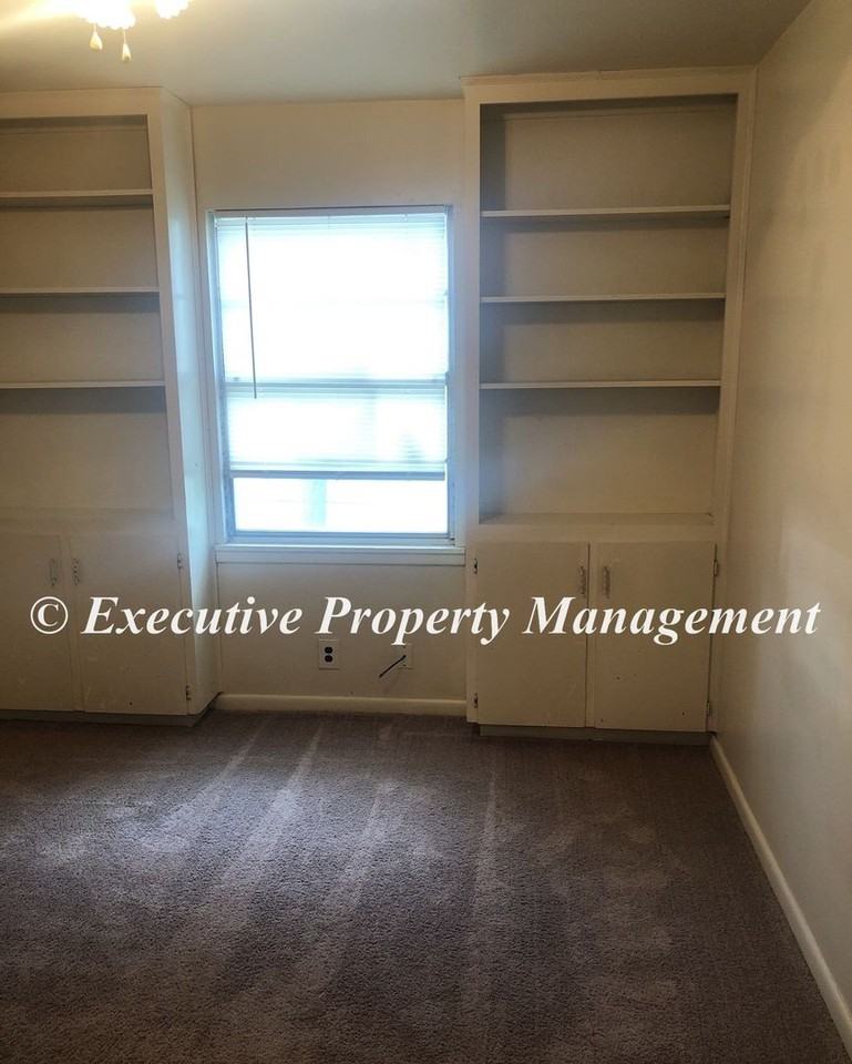 608 S 3rd St - Photo 7 of 10