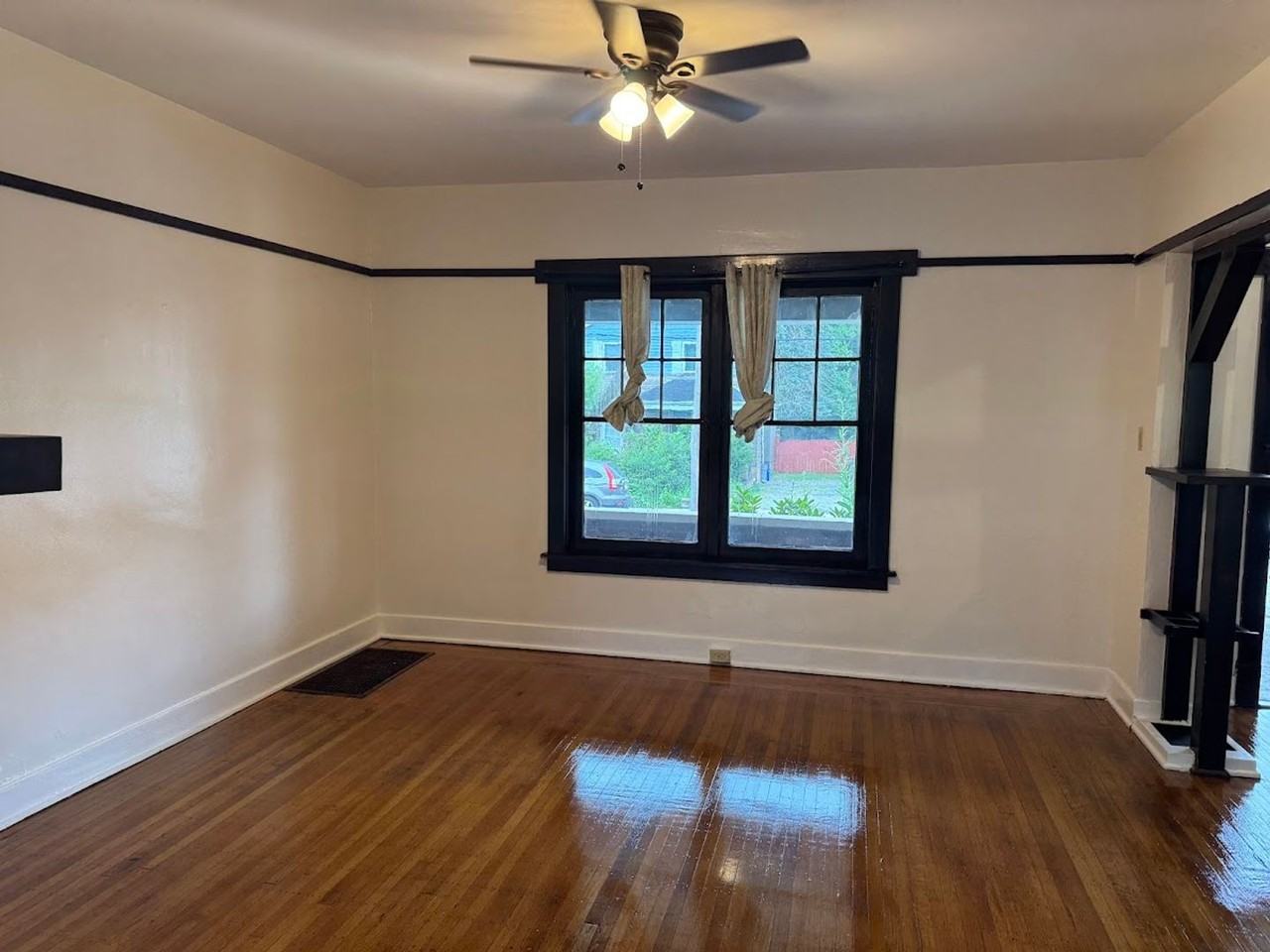 1651 Chislett St - Photo 6 of 34