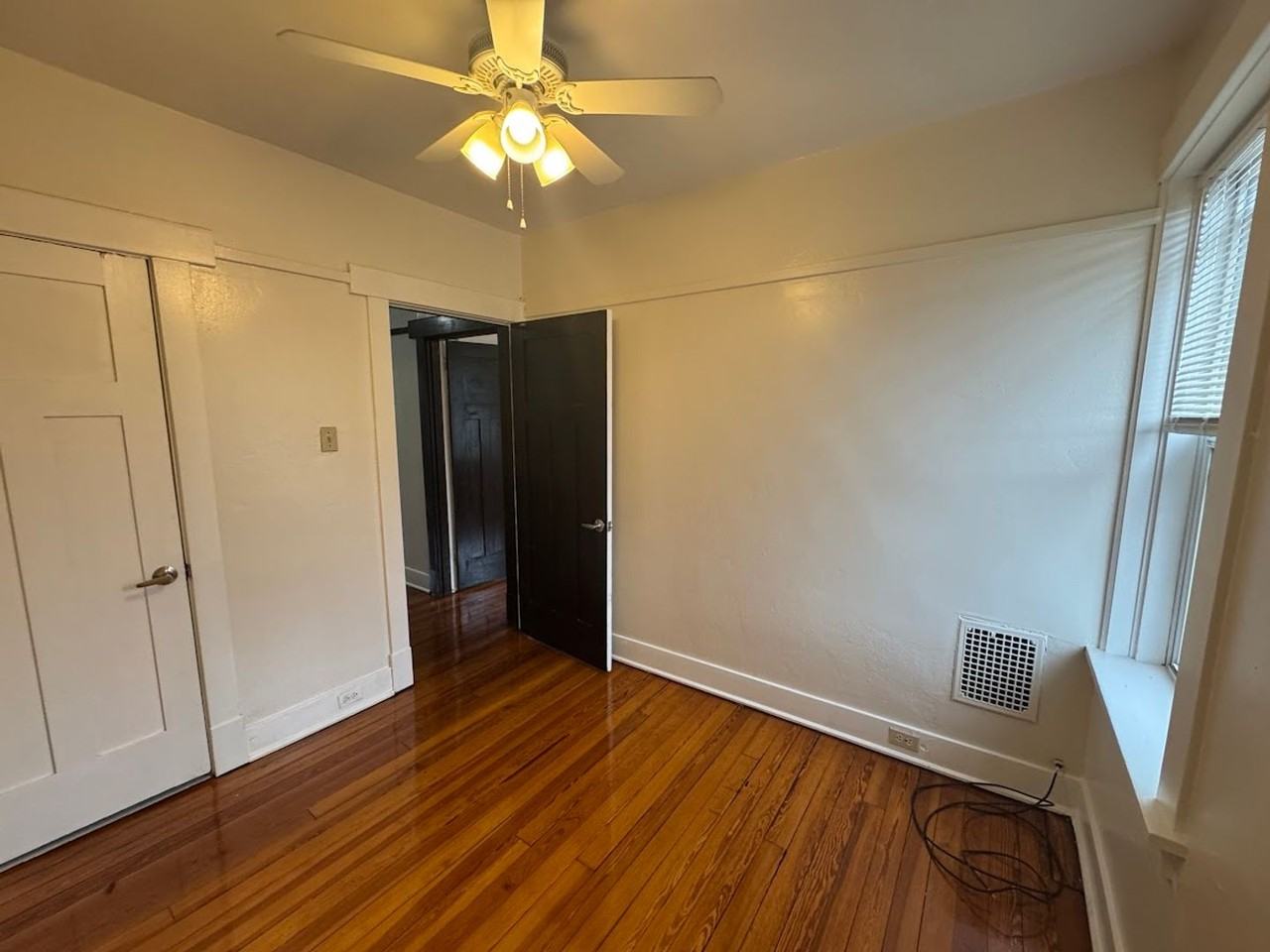1651 Chislett St - Photo 7 of 34