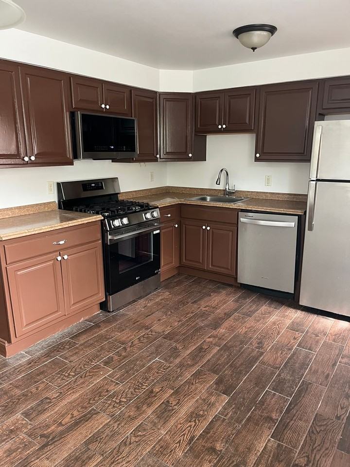 413 Sweetbriar St - Photo 3 of 13