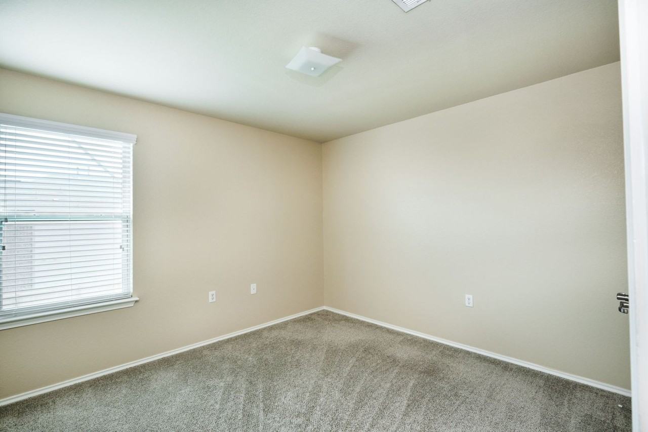 4201 Creede Dr - Photo 7 of 15