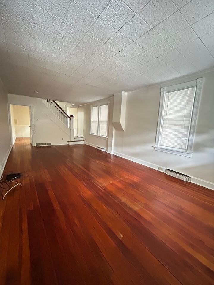 417 Clarendon Ave - Photo 3 of 21