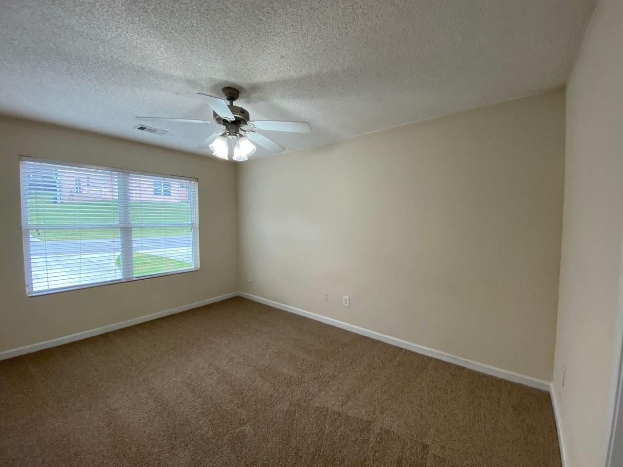 220 Bridgewater Way - Photo 4 of 17
