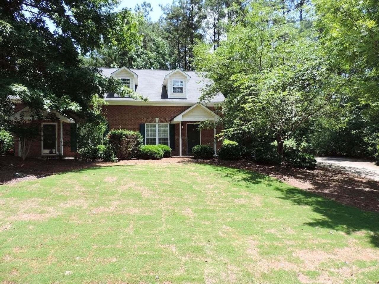 1020 Trotters Walk - Photo 2 of 13