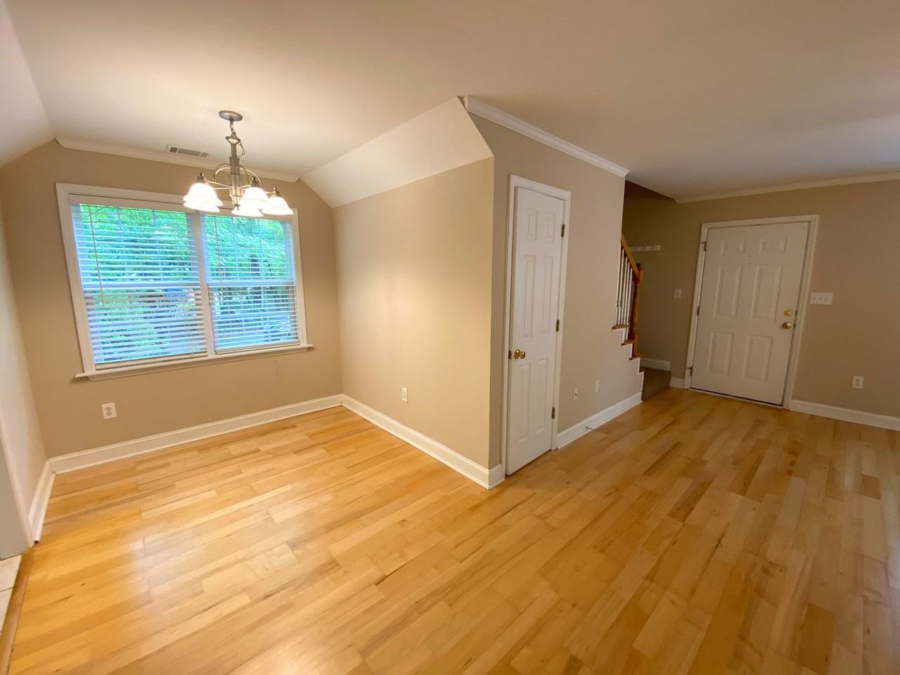 1020 Trotters Walk - Photo 4 of 13