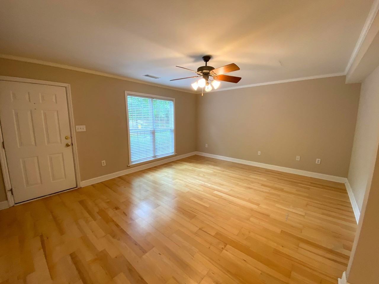 1020 Trotters Walk - Photo 5 of 13