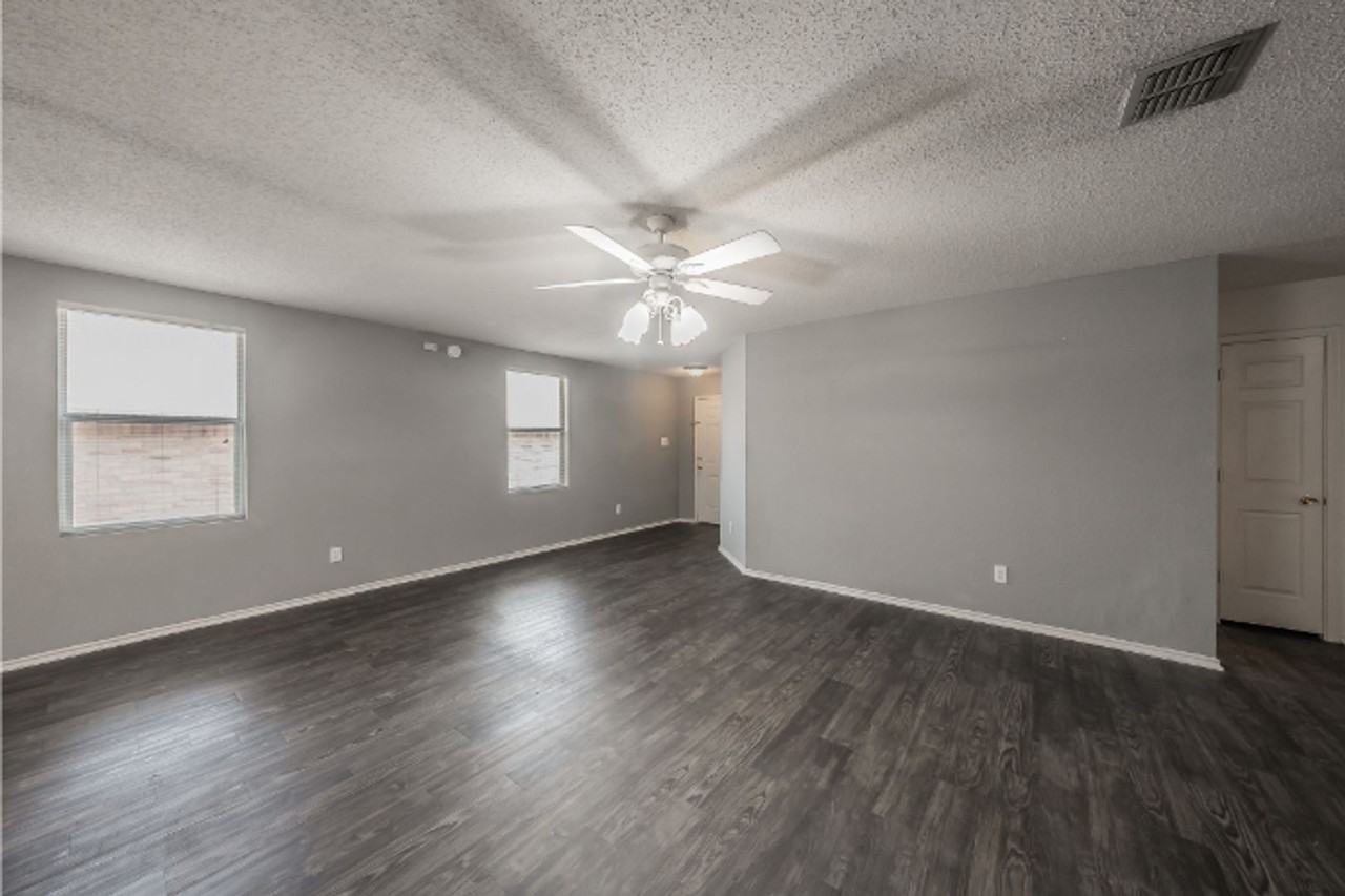 3327 Clydesdale Dr - Photo 5 of 32
