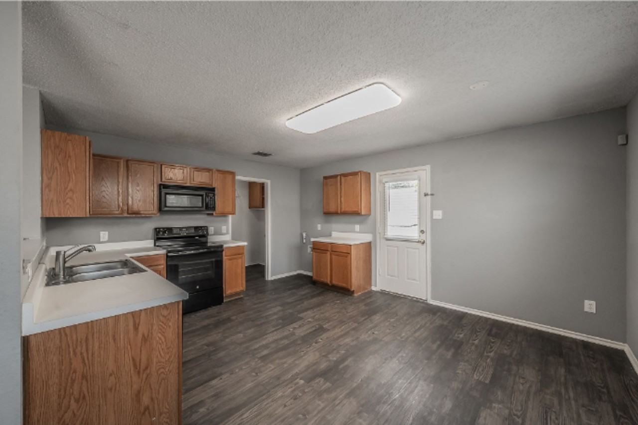 3327 Clydesdale Dr - Photo 7 of 32