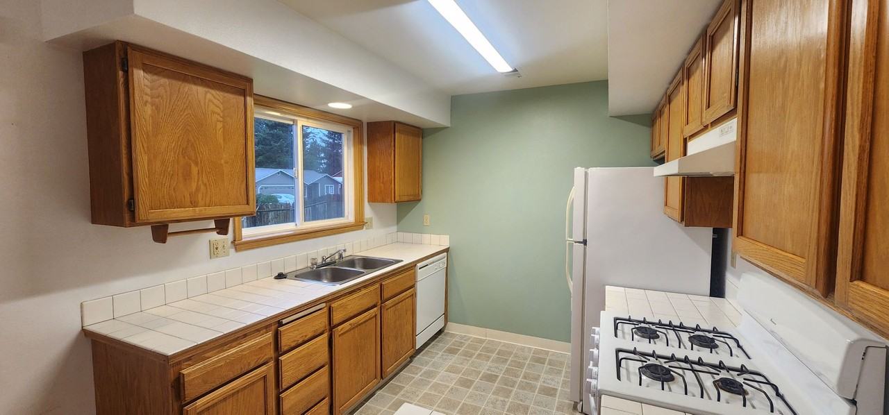2330 Adkins Ct - Photo 4 of 26