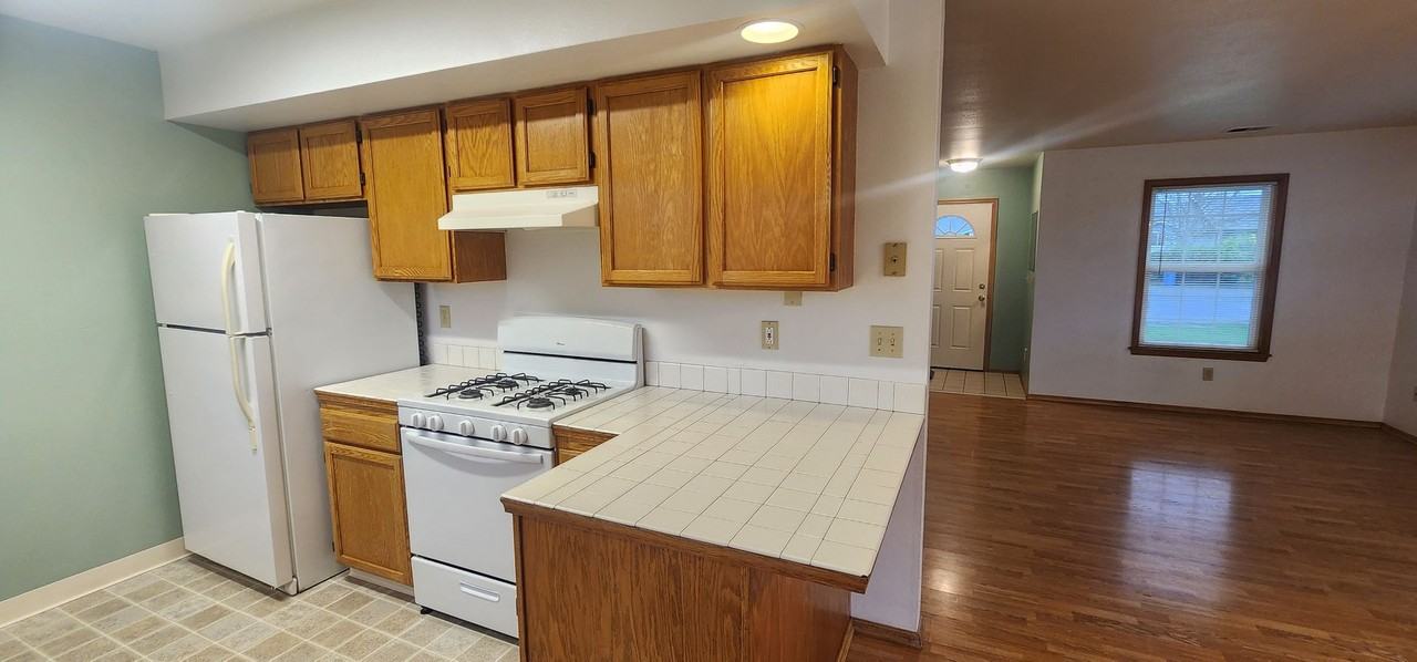2330 Adkins Ct - Photo 5 of 26