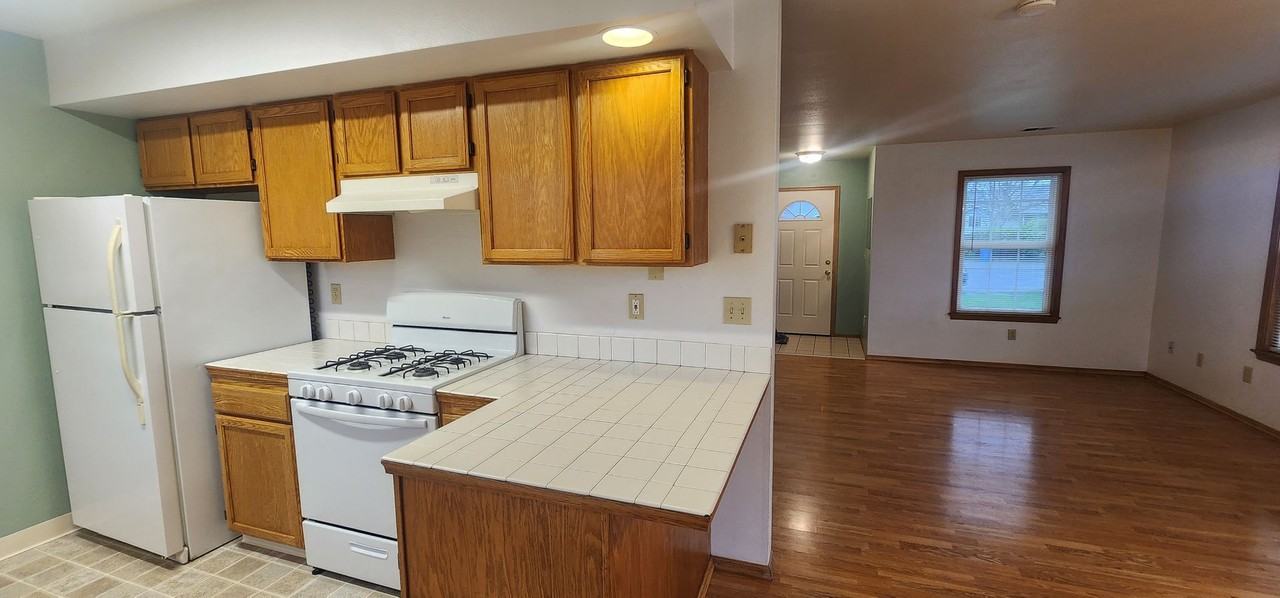 2330 Adkins Ct - Photo 6 of 26