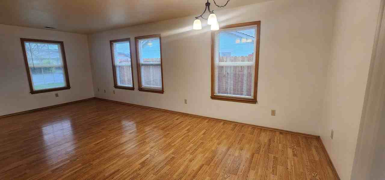 2330 Adkins Ct - Photo 7 of 26
