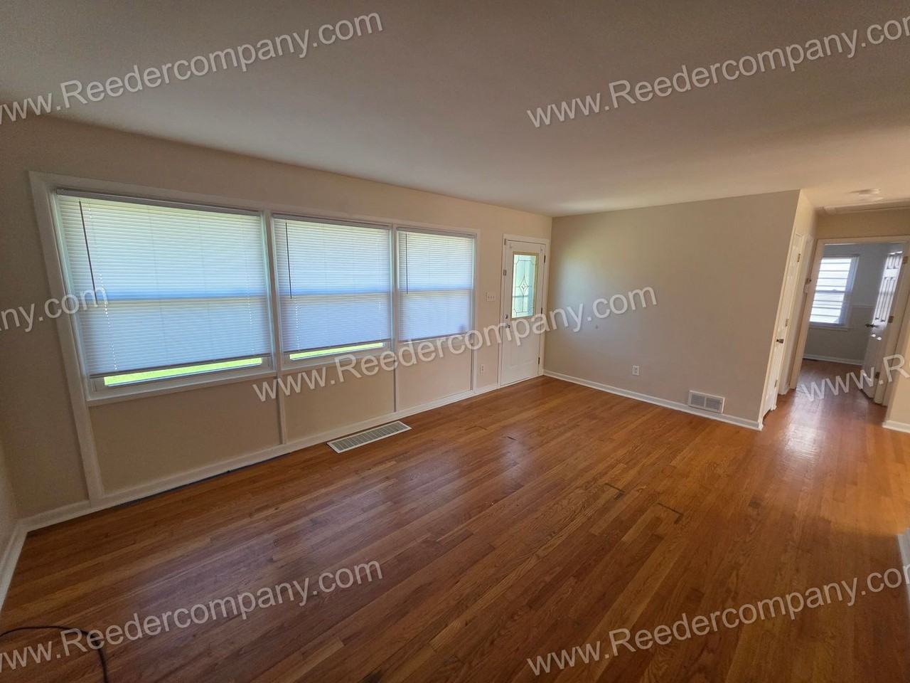 6945 Northcote Ave - Photo 3 of 14