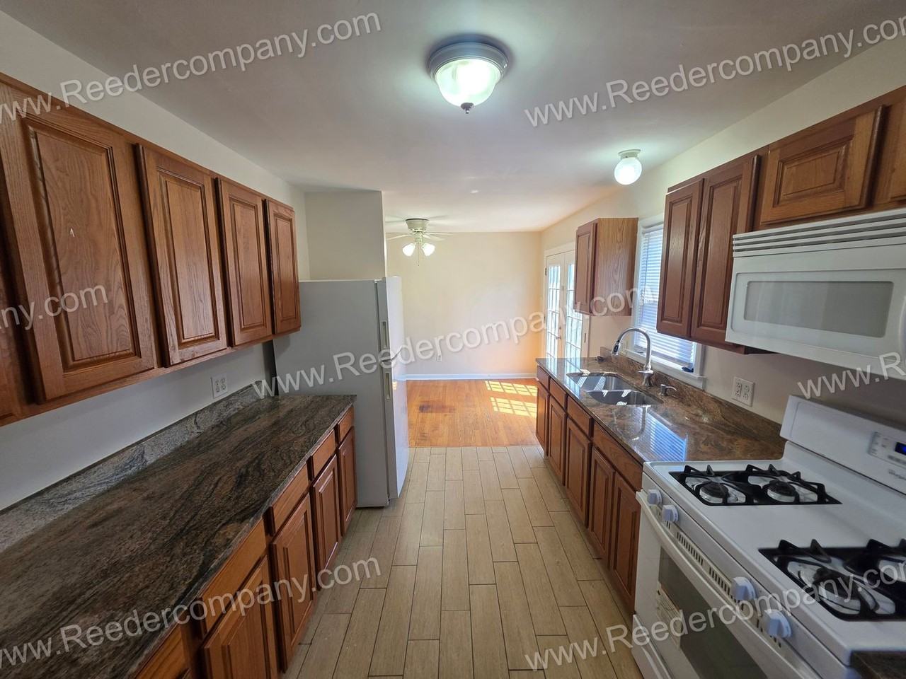 6945 Northcote Ave - Photo 6 of 14