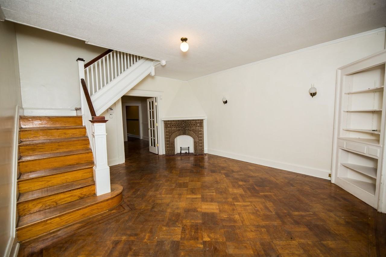 307 E 29th St - Photo 2 of 27