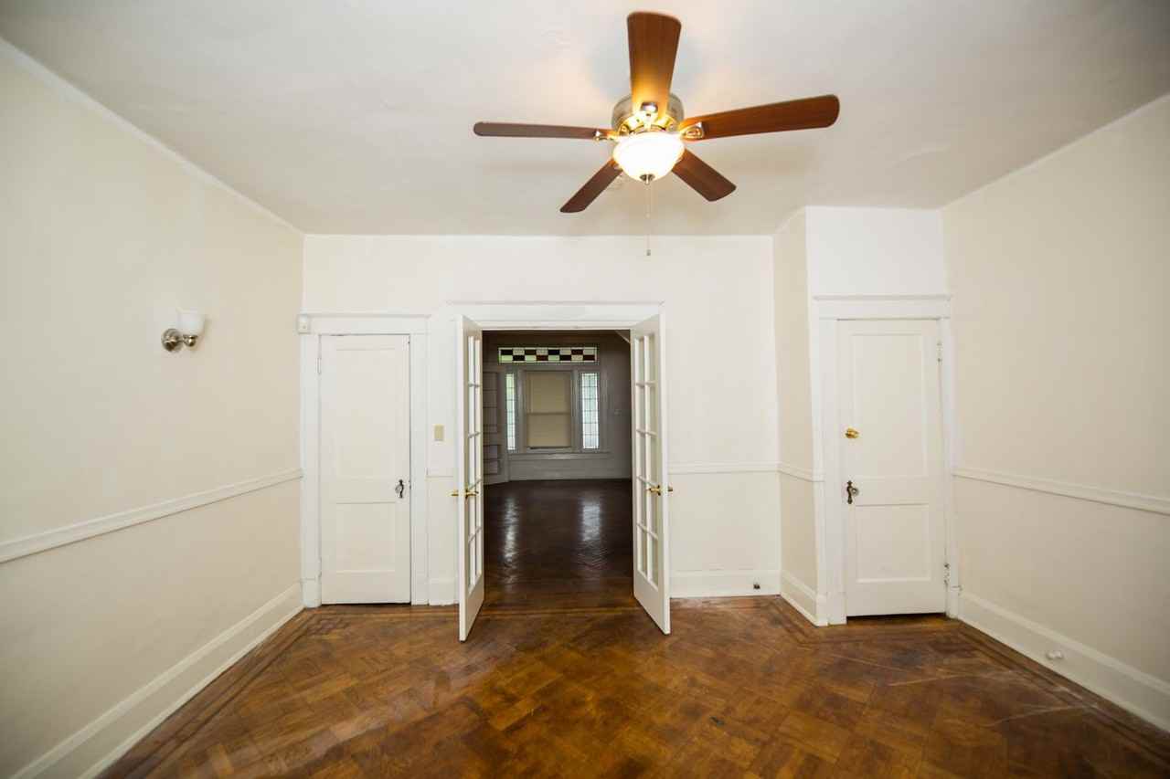 307 E 29th St - Photo 5 of 27