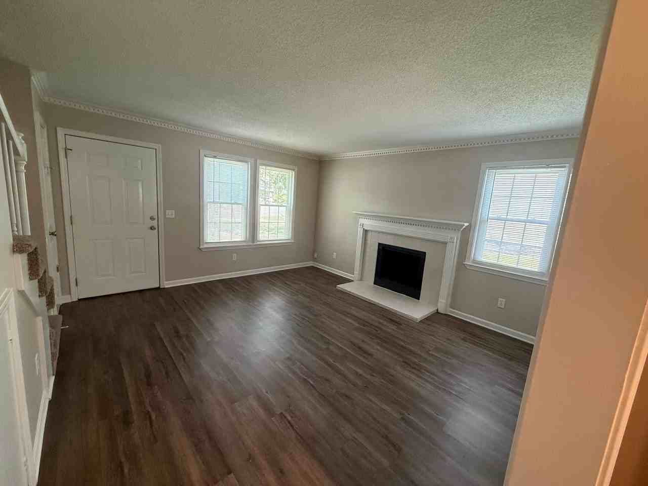 3346 Oak Trees Ct - Photo 4 of 26