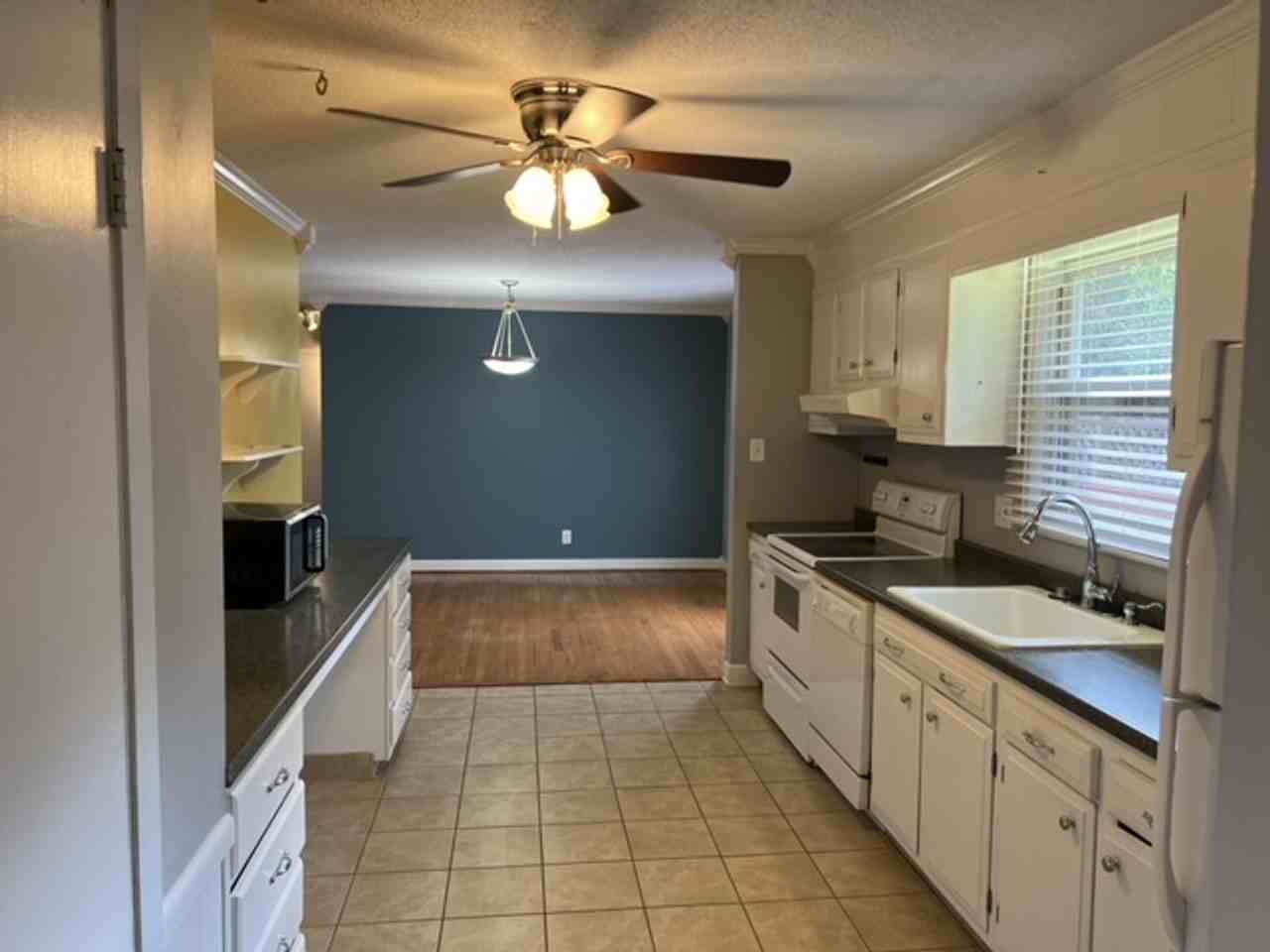 3013 Chestnut View Dr - Photo 4 of 21