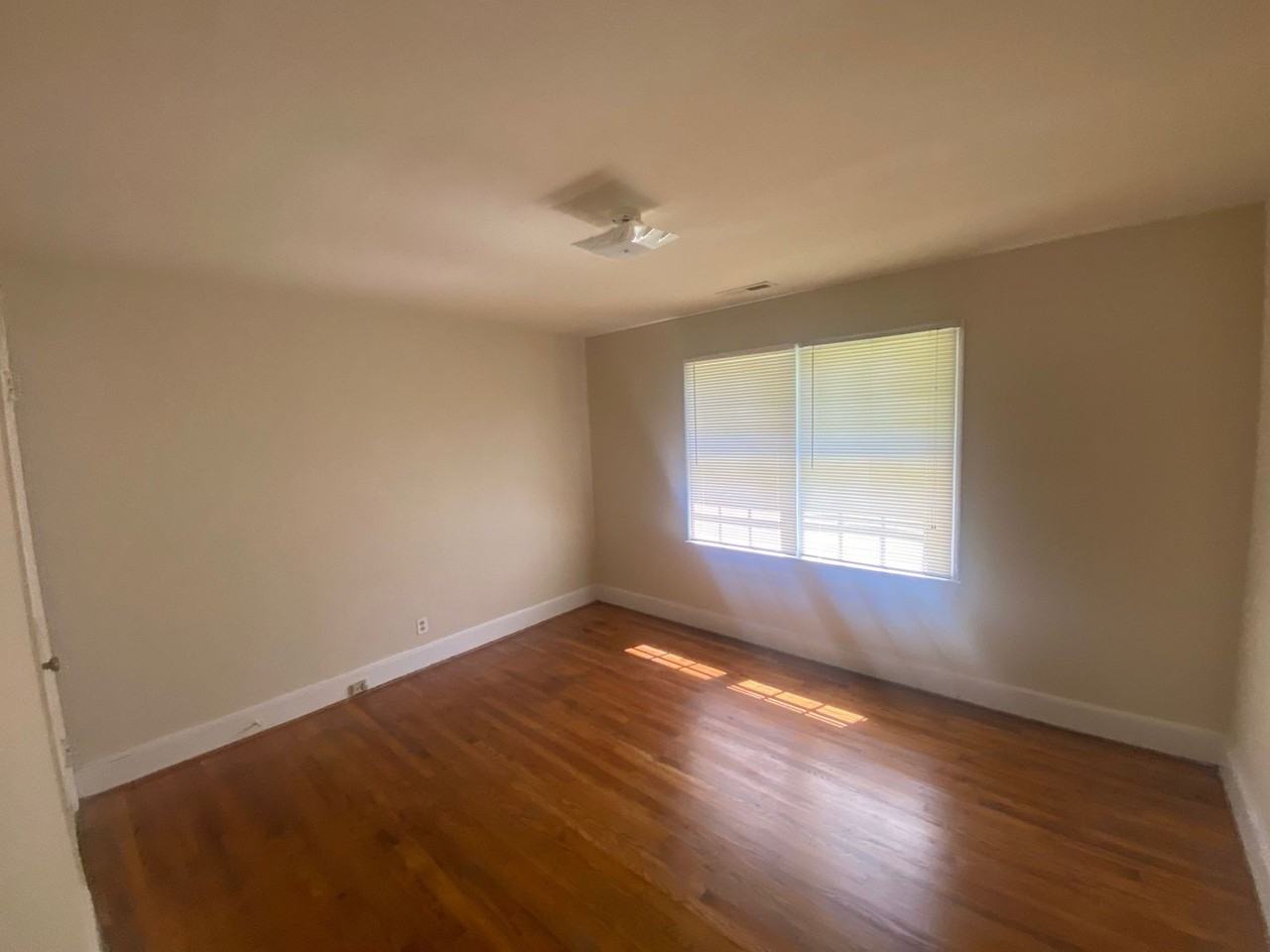 2600 Spring Garden St - Photo 3 of 7