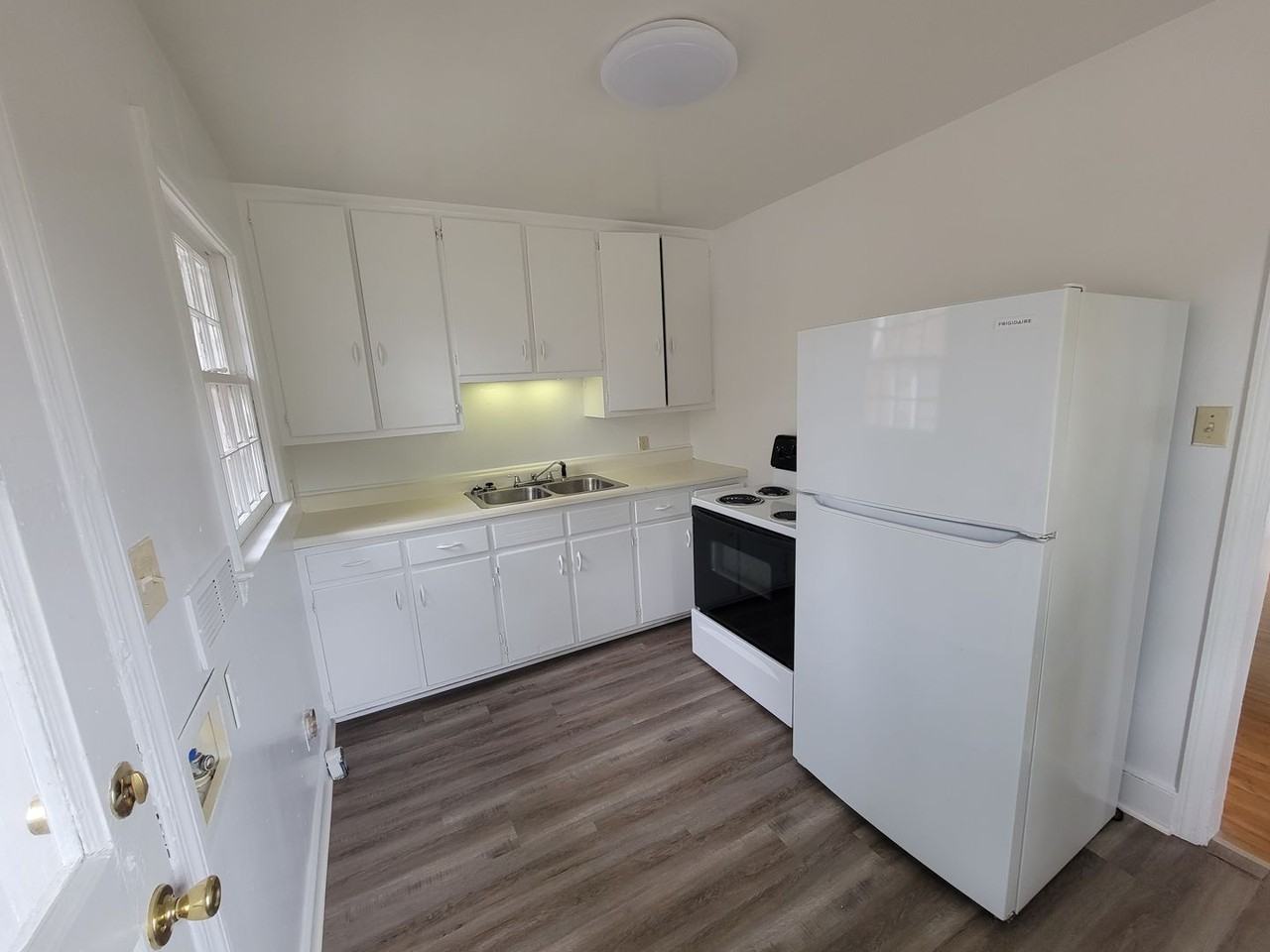 2600 Spring Garden St - Photo 6 of 7