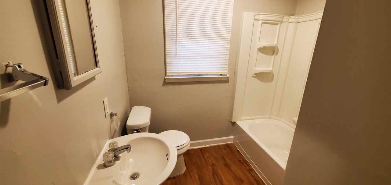4230 Kildare Dr - Photo 4 of 6