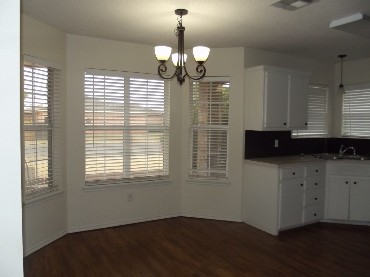8007 Red Springs Ave - Photo 5 of 12