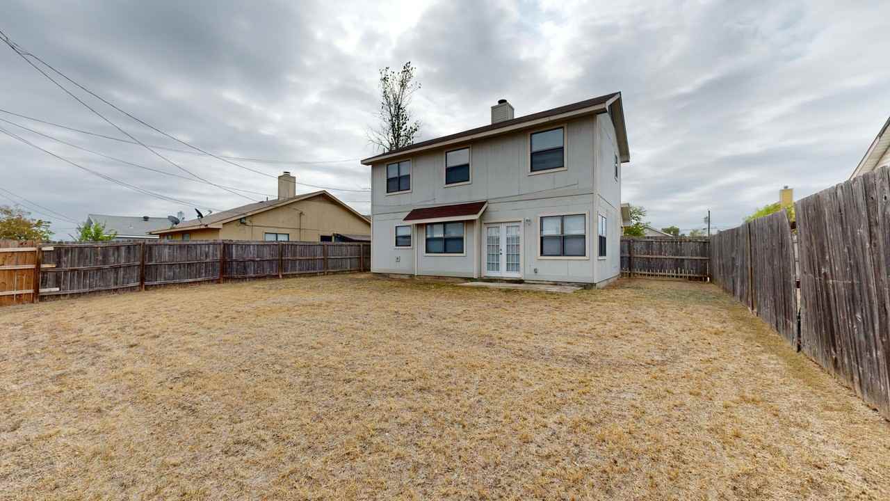 2211 Hilltop Loop - Photo 6 of 23