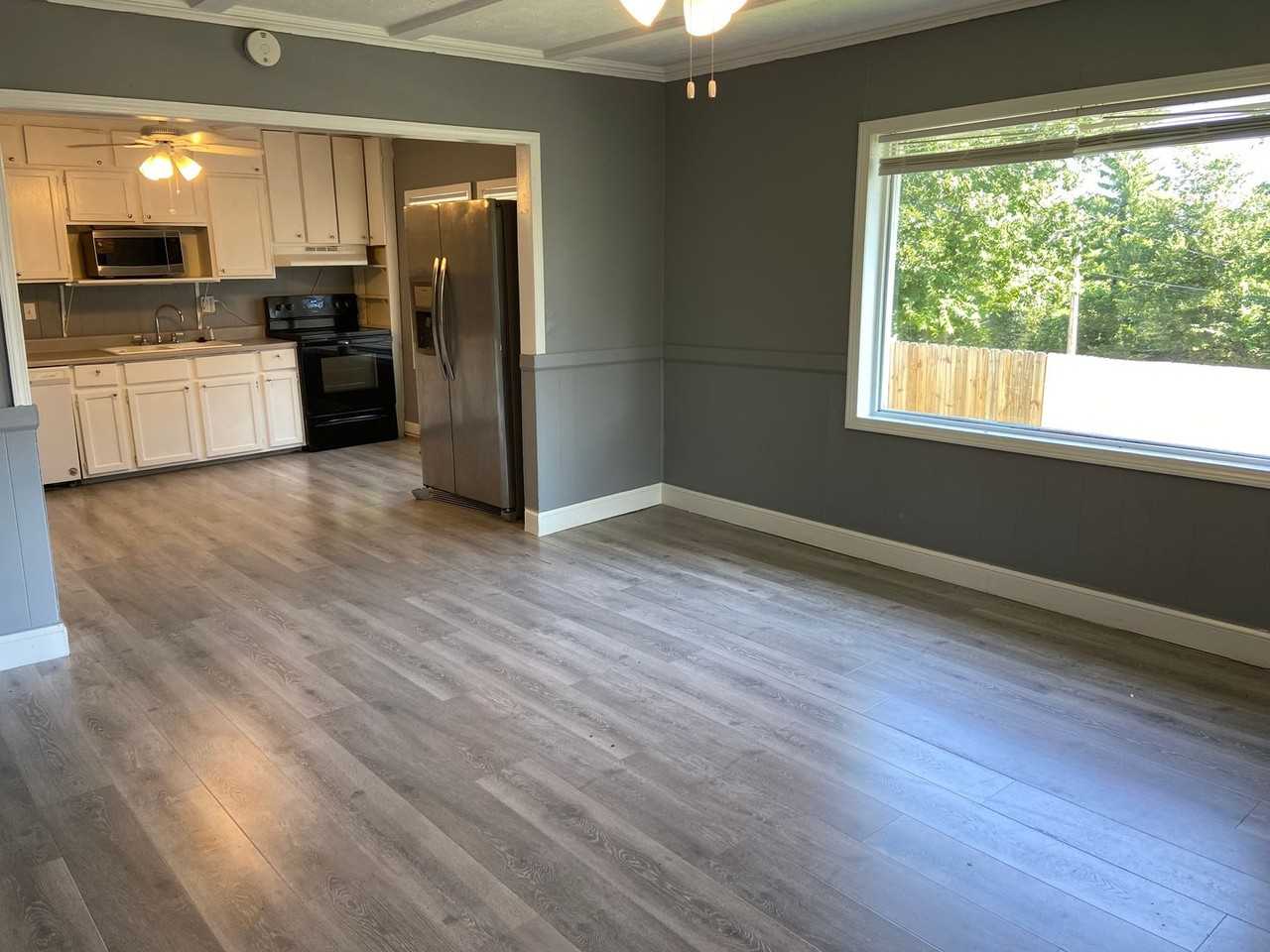 703 Brown St - Photo 7 of 22