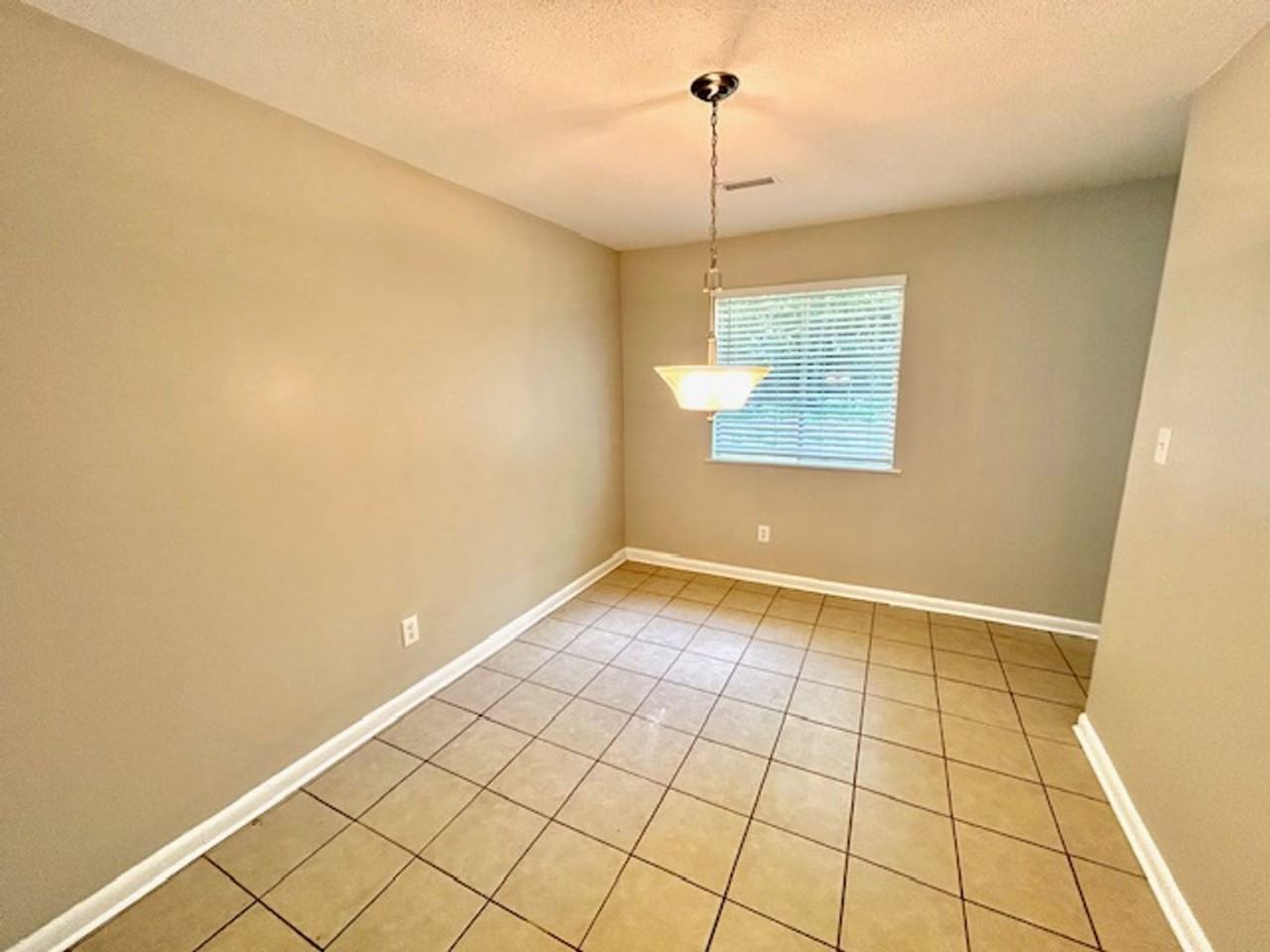 2417 Mount Vernon Rd Nw - Photo 4 of 16