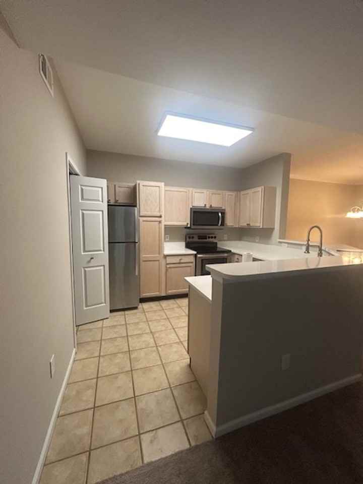 1704 Frederica Rd - Photo 4 of 14