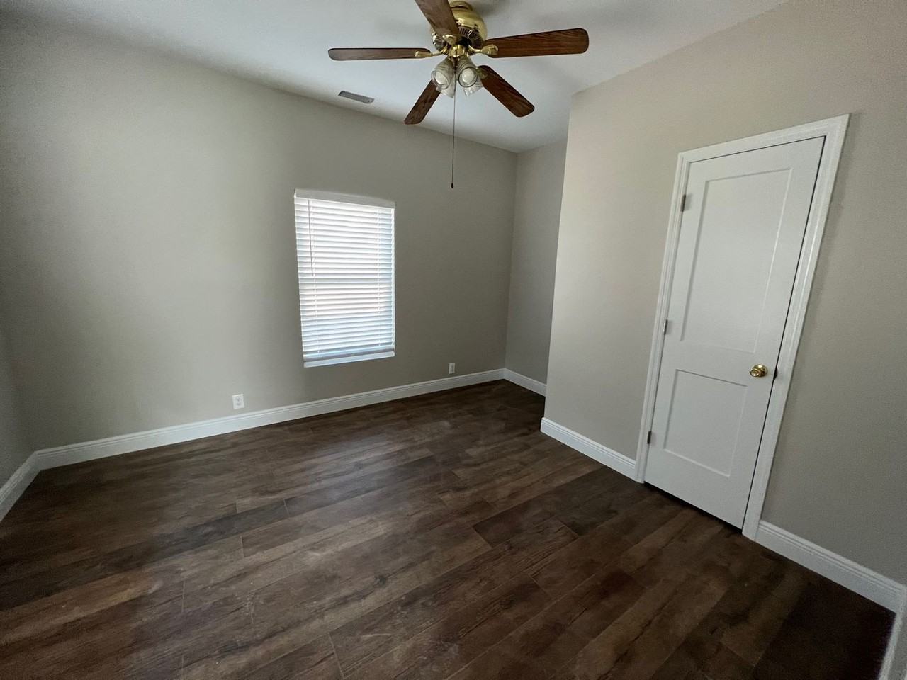327 N 7th St - Photo 4 of 17